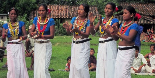 थारु समुदाय अट्वारी पर्व मनाउँदै       
